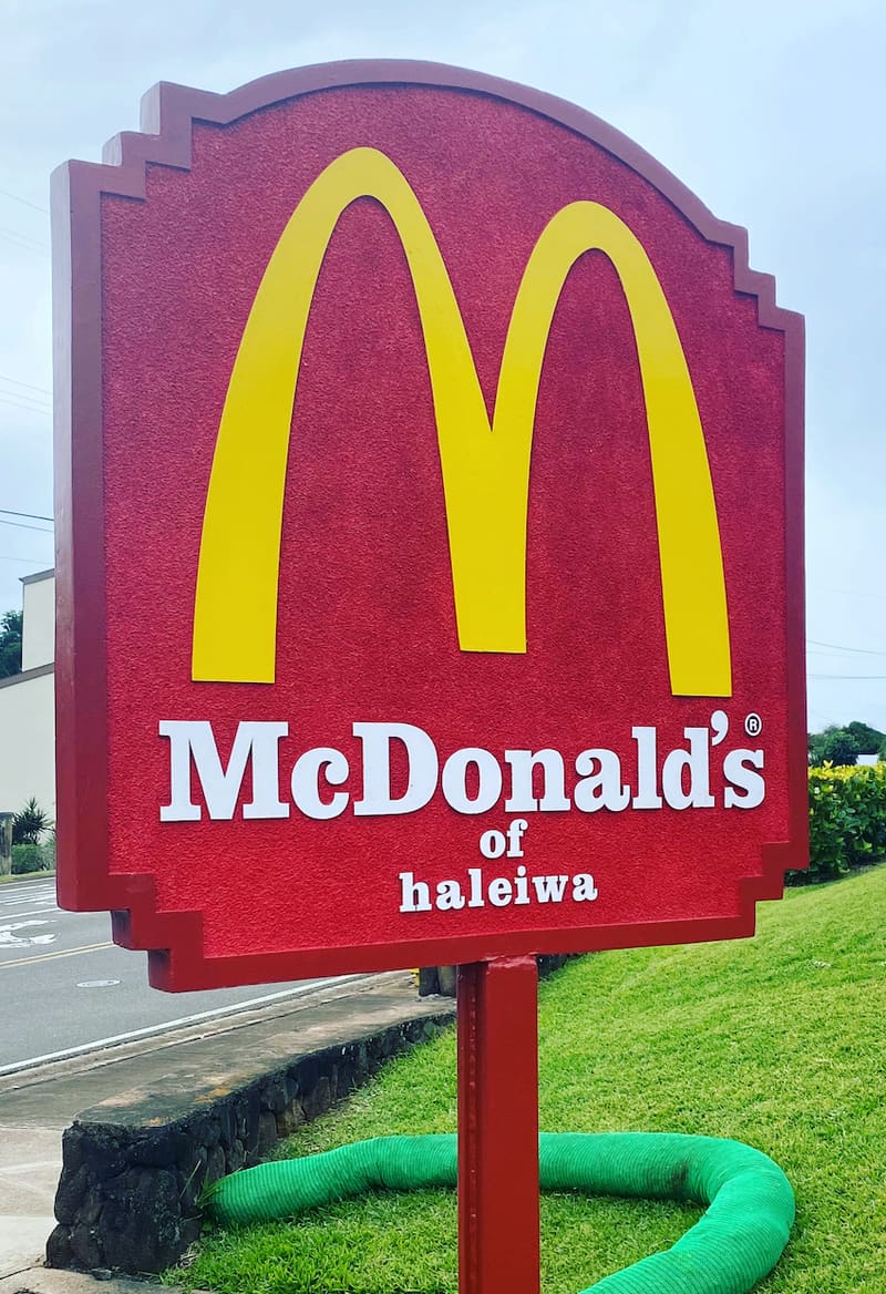 McDonald's of Haleiwa custom shaped pole sign with dimensional arches